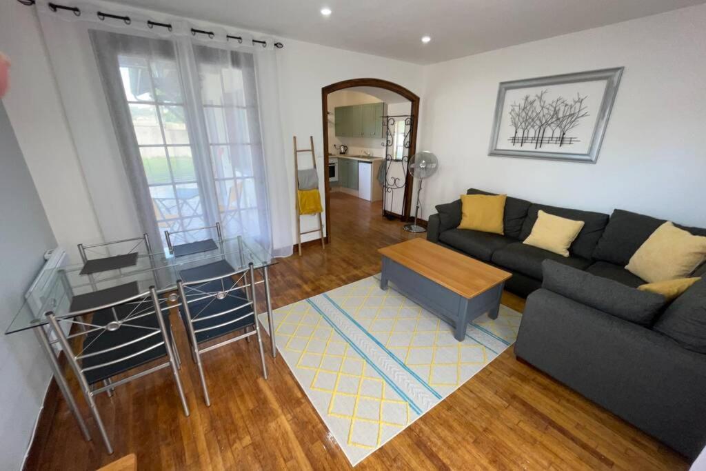 Gite Jeanroy A Cheerful 2 Bedroom Rural Gite Saint-Martial-Viveyrol Exteriér fotografie