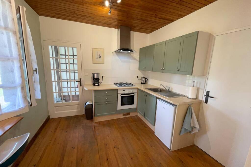 Gite Jeanroy A Cheerful 2 Bedroom Rural Gite Saint-Martial-Viveyrol Exteriér fotografie
